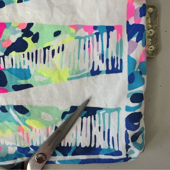 Lilly Pulitzer Colorful Drawstring Cloth Bag - Picture 5 of 8